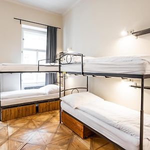 Chambre Juste Pour Hommes Dortoir