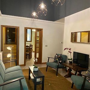 Appartement à 3 Chambres à Coucher