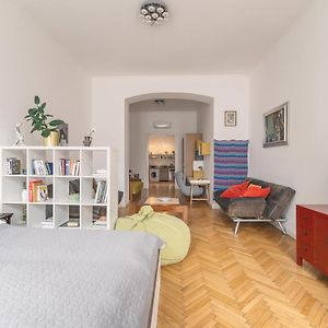 Bright & Spacious Loft With Basilica View