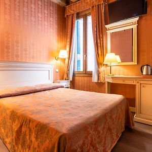 Chambre Double de Base