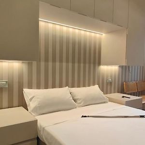 Marcora 6 R Luxury Living