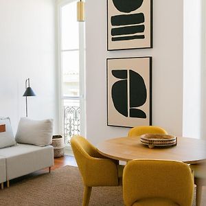 President Pais Apartment