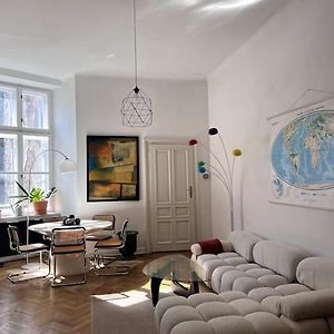 Appartement à 2 Chambres à Coucher