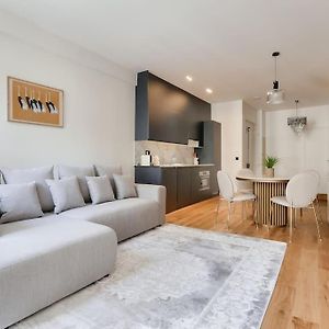 Appartement à 2 Chambres à Coucher