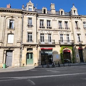 Appartement Lumineux Art-Deco Centre-Ville Parking