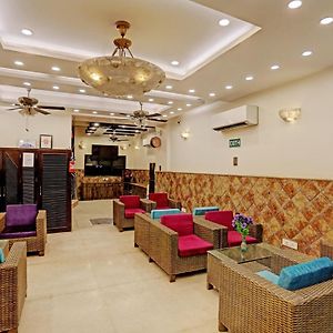 Staybook Hotel Atlanta New Delhi Railway Station Paharganj