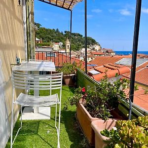 Cosy Penthouse Old Town Sea View Little Terraces Air Conditionned