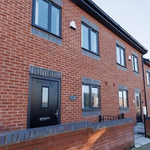Luxury 3-Bedroom, 2-Bathroom Home Sleeps 7 People