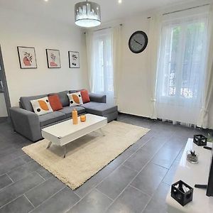 Appartement à 2 Chambres à Coucher
