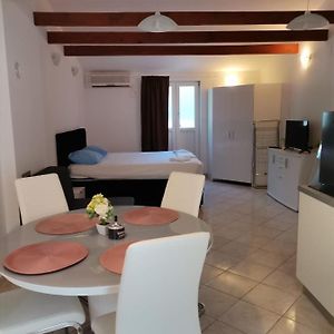 Dine Apartment