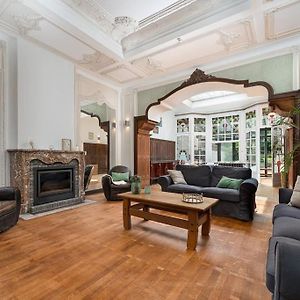 Appartement à 3 Chambres à Coucher
