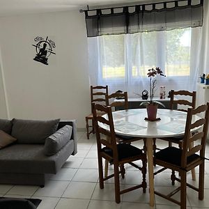 Appartement à 2 Chambres à Coucher