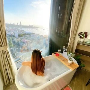 Edge Central Pattaya Sky Residence With Infinity Pool & Free Netflix