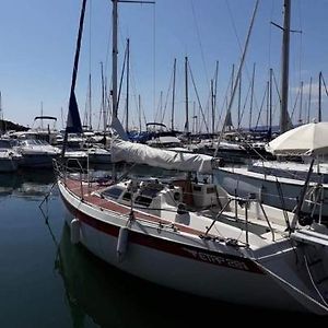 Bateau A Quai St Raphael, 4 Couchages , Voilier Etap 28I