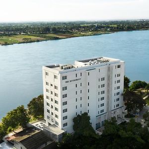Riverfront Apartments Vientiane