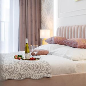 Exclusive Royal Apartment