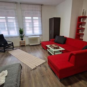 Perfect Located Flat With Gametable
