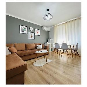 Luel Central Apartament