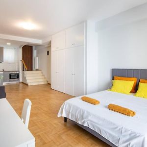 Newly Renovated, Quiet & Central Apartment In Kolonaki