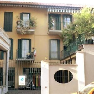 Apartment Near Metro