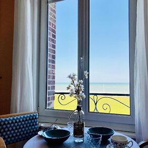 Les Pieds dans l'eau appartement vue mer