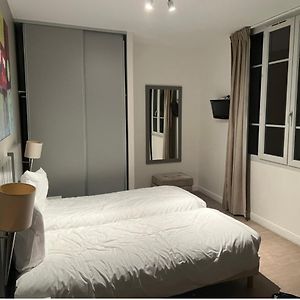Studio Lit Queen-Size