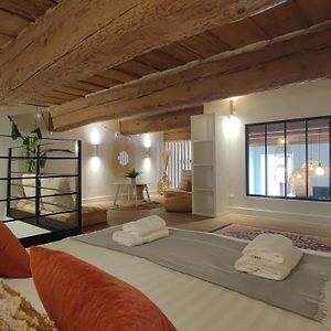 Appartement à 2 Chambres à Coucher