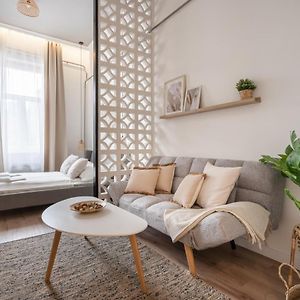 A62 - Akacfa Street Central Residence - Best Location By Bqa