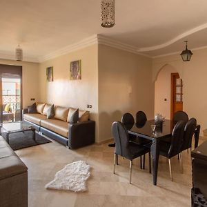 Appartement à 2 Chambres à Coucher