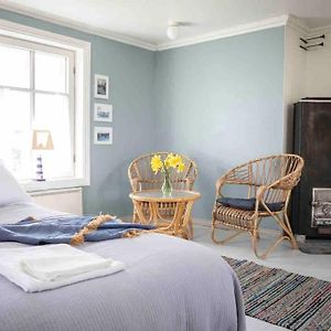 Seaside Cottage In Suomenlinna Island