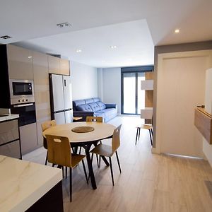 Appartement à 3 Chambres à Coucher