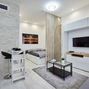Cozy Little Apartment In Downtown Budapest