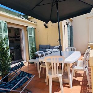 charmant studio au Cœur de Nice terrasse ensoleillée 850 M des plages
