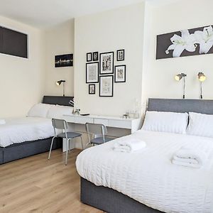 Guest Rooms In Anfiled Near Stadium, Free Parking
