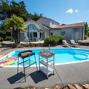 Villa à 4 Chambres à Coucher