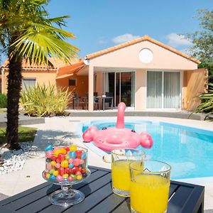 Villa à 3 Chambres à Coucher