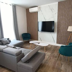 Appartement à 2 Chambres à Coucher
