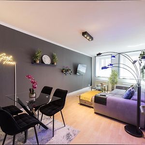Appartement à 2 Chambres à Coucher