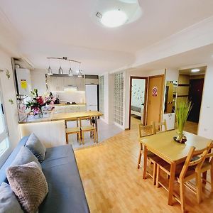 Appartement à 3 Chambres à Coucher