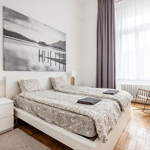 Appartement à 2 Chambres à Coucher