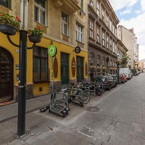 Kazinczy 10 Apartment With 3 Bedrooms