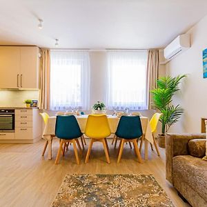 Appartement à 3 Chambres à Coucher