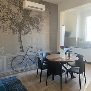 Appartement à 3 Chambres à Coucher