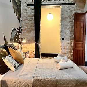 A Charming Stand And Stay Flat In Alicante