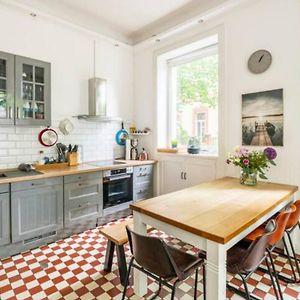 Grosszuegige 185M2-Altbauwohnung In Bestlage 7Zimmer-2Baeder-2Kuechen-2Wcs