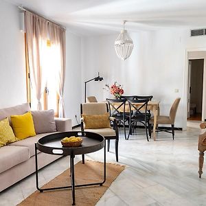 Appartement à 3 Chambres à Coucher