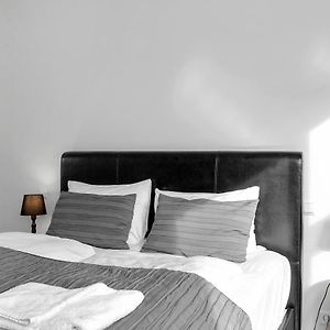 Baron Downtown Apartments