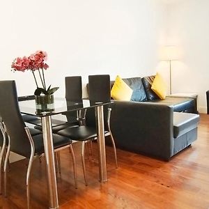 Appartement à 2 Chambres à Coucher