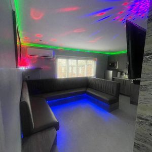 Appartement à 3 Chambres à Coucher