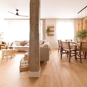 Carmelo Gil Ac By Staynnapartments